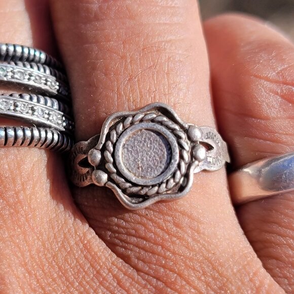 Vintage solid 925 sterling silver Native American handmade stampwork ring